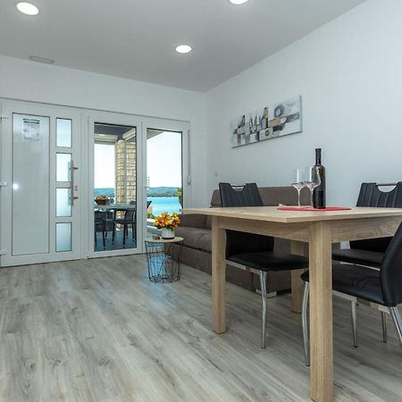 Apartments Maris Свети свети Филип и Яков Стая снимка