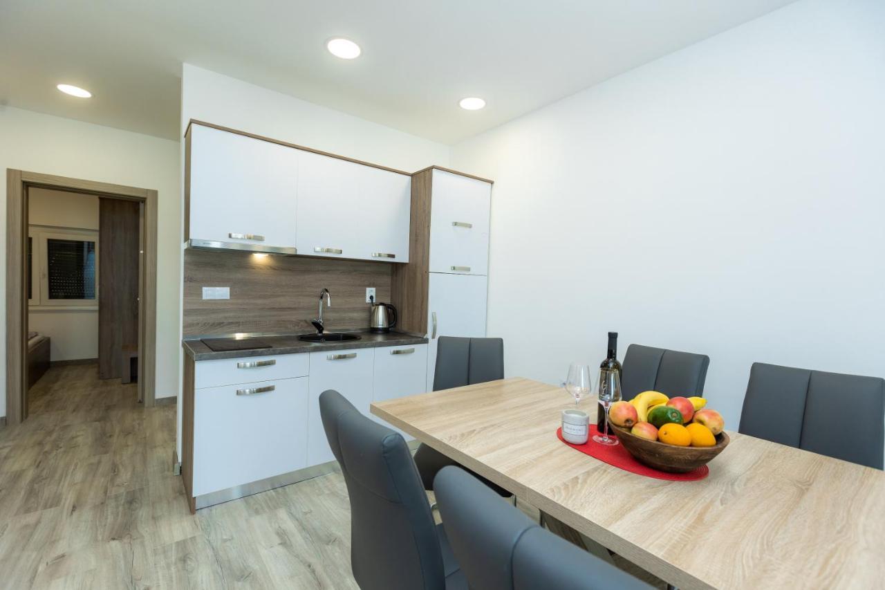 Apartments Maris Свети свети Филип и Яков Екстериор снимка