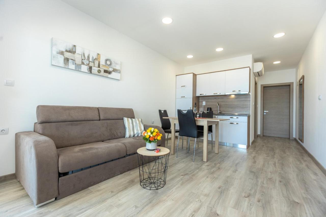 Apartments Maris Свети свети Филип и Яков Екстериор снимка