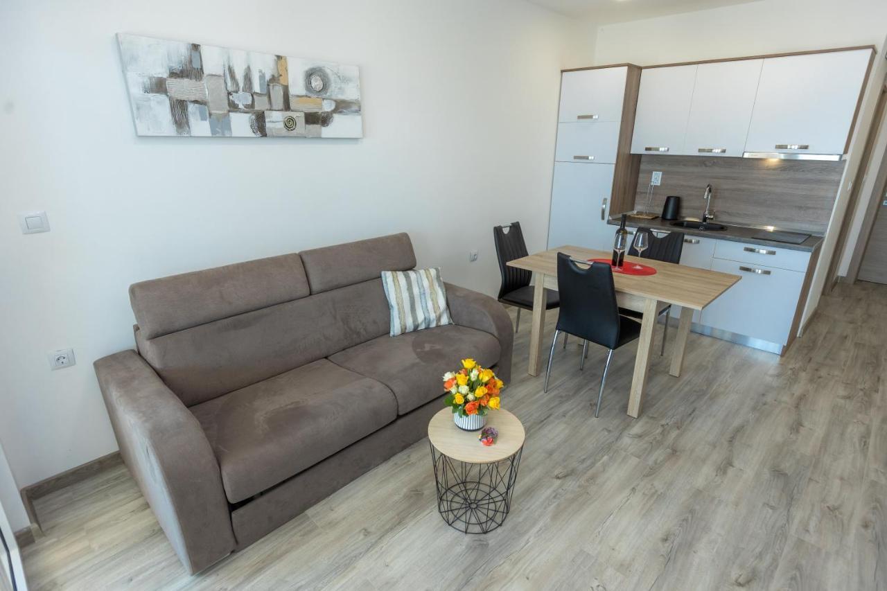 Apartments Maris Свети свети Филип и Яков Екстериор снимка